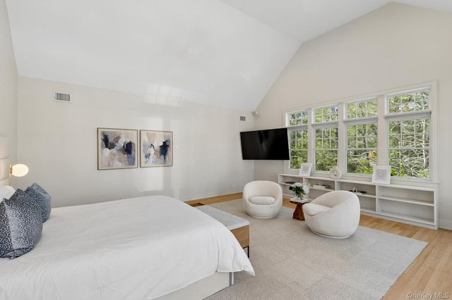 11 Owls Nest Lane, East Hampton, NY 11937