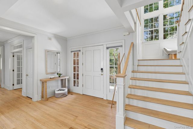 11 Owls Nest Lane, East Hampton, NY 11937