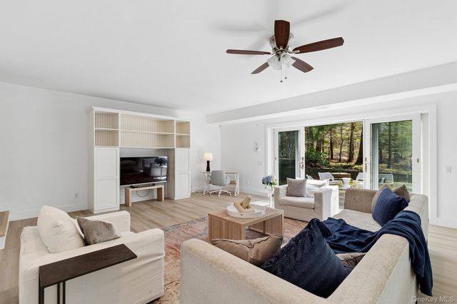 11 Owls Nest Lane, East Hampton, NY 11937