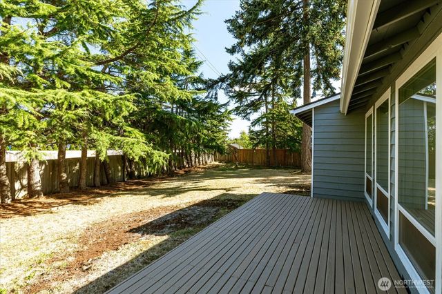 1501 SW Periwinkle Lane, Oak Harbor, WA 98277