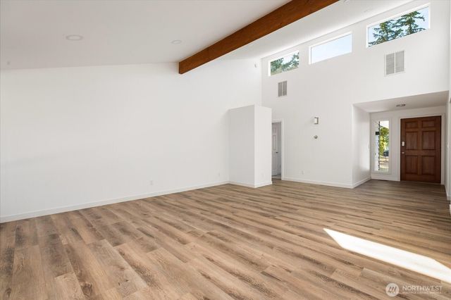 1501 SW Periwinkle Lane, Oak Harbor, WA 98277