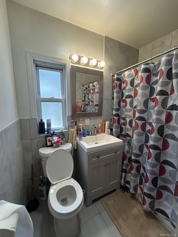 27 Loudoun Street, Yonkers, NY 10705