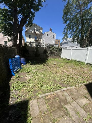 27 Loudoun Street, Yonkers, NY 10705
