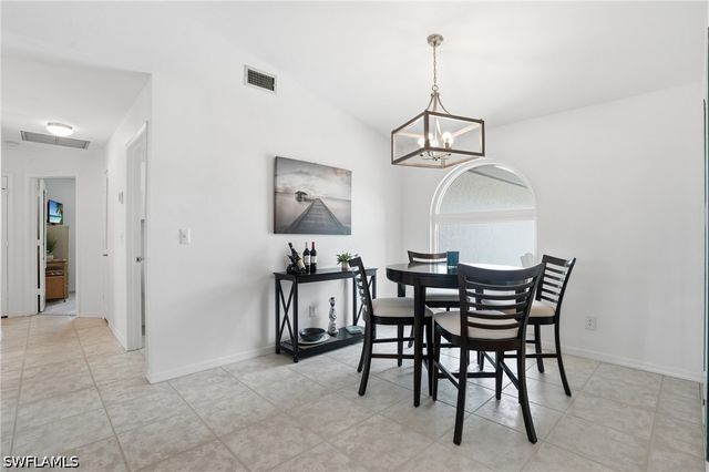 132 Bordeaux CIR, Naples, FL 34112