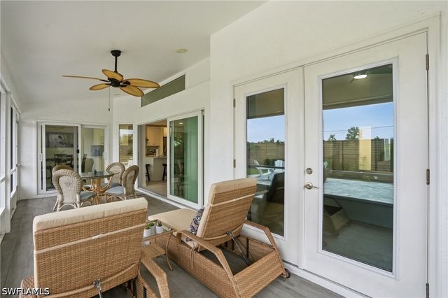 132 Bordeaux CIR, Naples, FL 34112