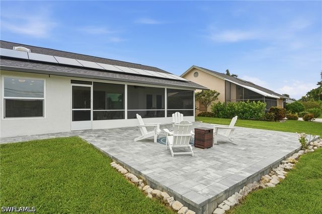 132 Bordeaux CIR, Naples, FL 34112