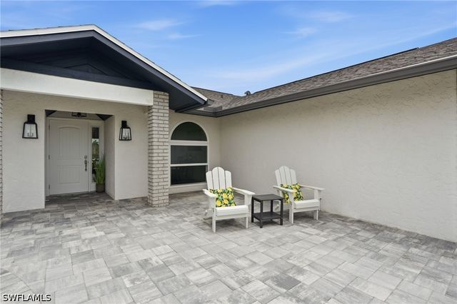 132 Bordeaux CIR, Naples, FL 34112