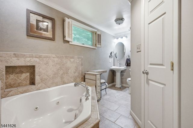 51 W Shore Dr, Vernon Twp., NJ 07462