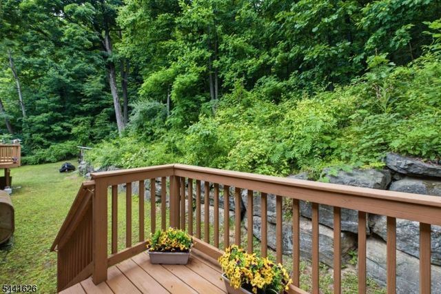 51 W Shore Dr, Vernon Twp., NJ 07462
