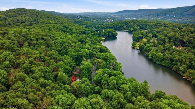 51 W Shore Dr, Vernon Twp., NJ 07462