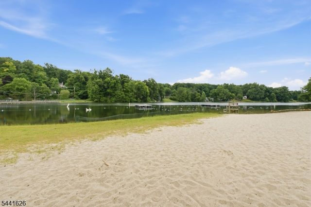 51 W Shore Dr, Vernon Twp., NJ 07462