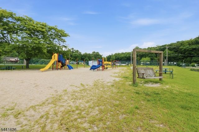 51 W Shore Dr, Vernon Twp., NJ 07462
