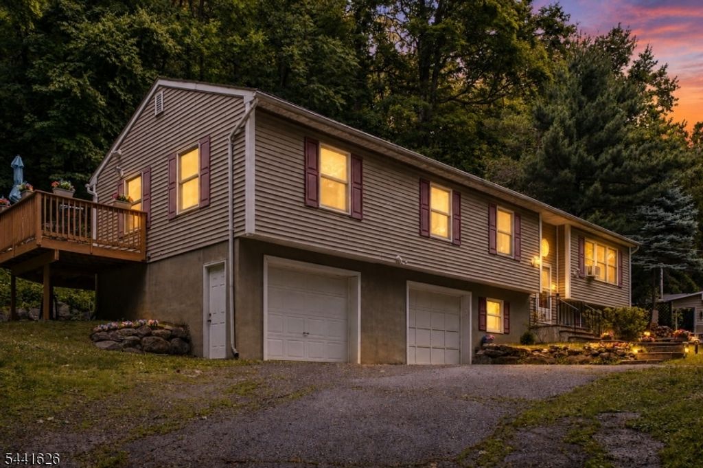 51 W Shore Dr, Vernon Twp., NJ 07462