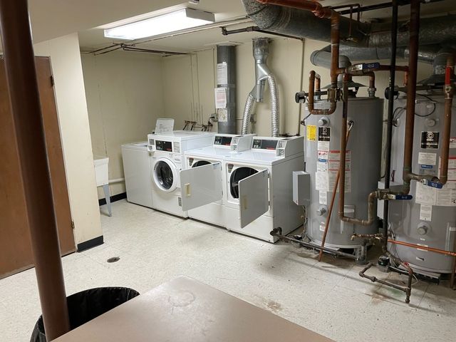 7373 Blackburn Avenue 104, Downers Grove, IL 60516