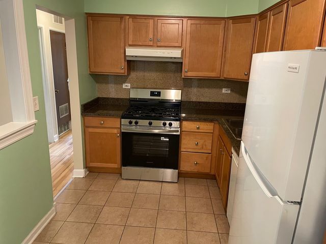 7373 Blackburn Avenue 104, Downers Grove, IL 60516