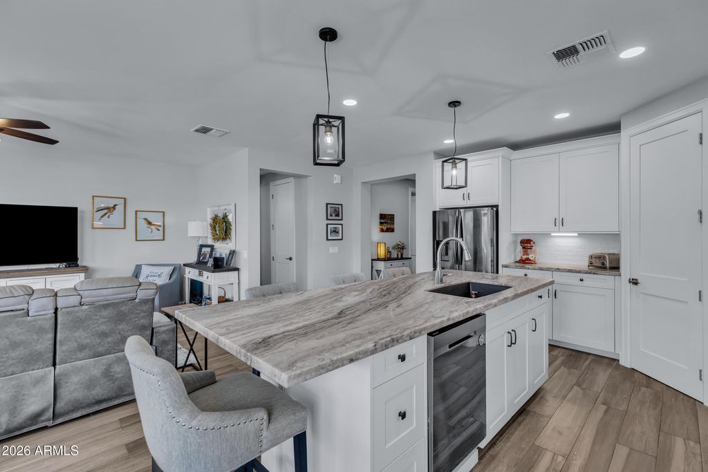 Image 9 of property listing at 5755 E MARLIN Place, Mesa, AZ 85215