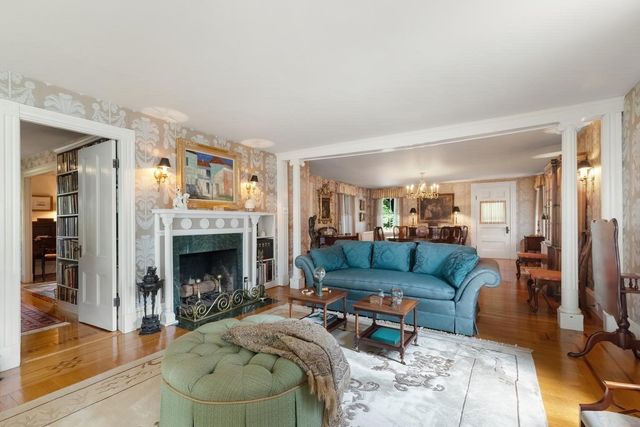 8 Leonard Cir, Medford, MA 02155