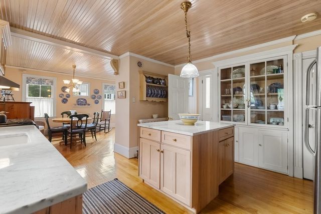 8 Leonard Cir, Medford, MA 02155