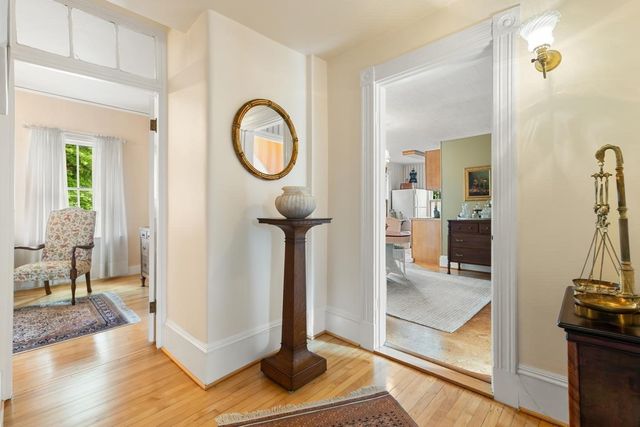 8 Leonard Cir, Medford, MA 02155