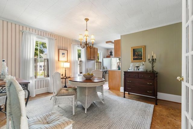8 Leonard Cir, Medford, MA 02155
