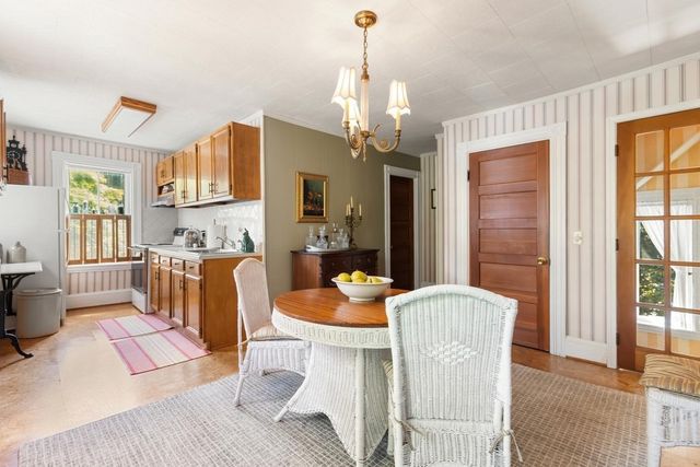 8 Leonard Cir, Medford, MA 02155