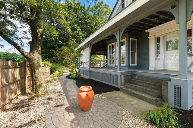 8 Leonard Cir, Medford, MA 02155