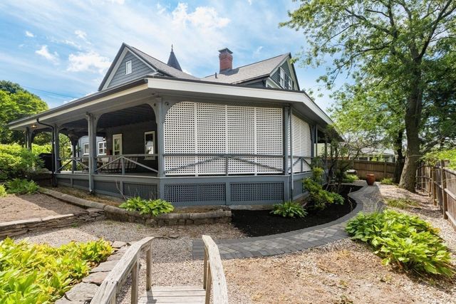 8 Leonard Cir, Medford, MA 02155