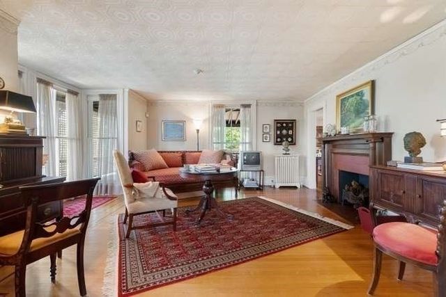 8 Leonard Cir, Medford, MA 02155