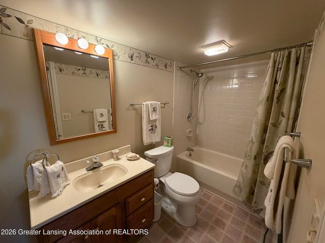 2415 N Aurelius Road 3, Holt, MI 48842