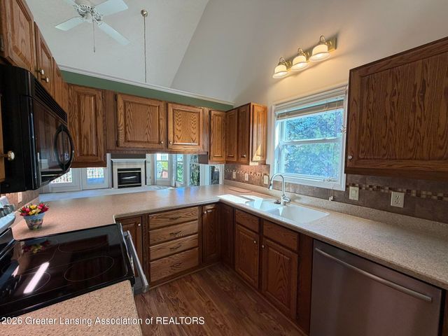 2415 N Aurelius Road 3, Holt, MI 48842