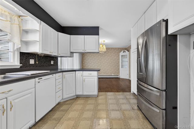 8 Crestwood Drive, Huntington Station, NY 11746