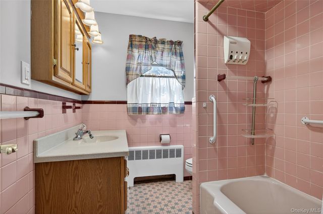 8 Crestwood Drive, Huntington Station, NY 11746