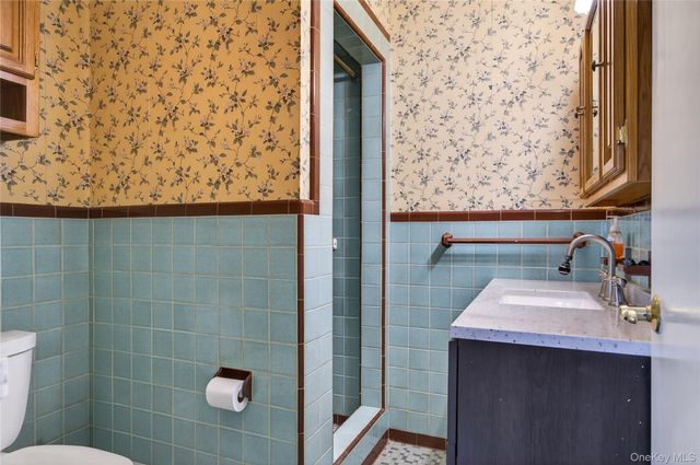 8 Crestwood Drive, Huntington Station, NY 11746