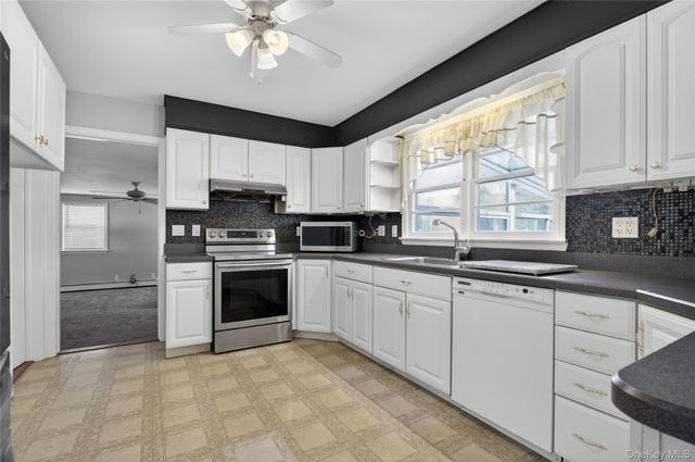 8 Crestwood Drive, Huntington Station, NY 11746