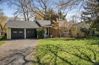 8 Crestwood Drive, Huntington Station, NY 11746