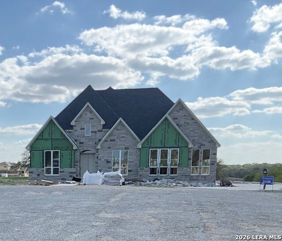 121 N. Abrego Crossing, Floresville, TX 78114