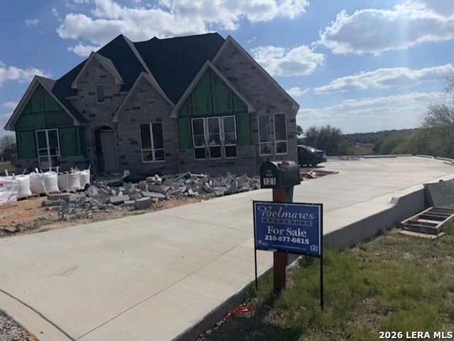 121 N. Abrego Crossing, Floresville, TX 78114