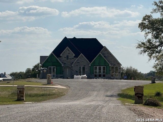 121 N. Abrego Crossing, Floresville, TX 78114