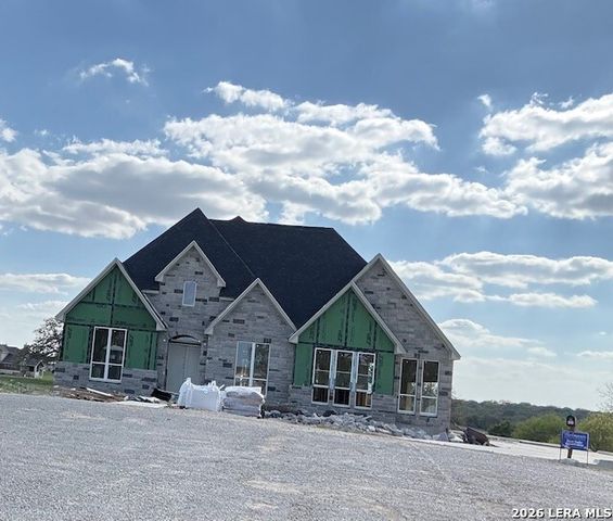 121 N. Abrego Crossing, Floresville, TX 78114