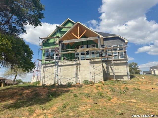 121 N. Abrego Crossing, Floresville, TX 78114