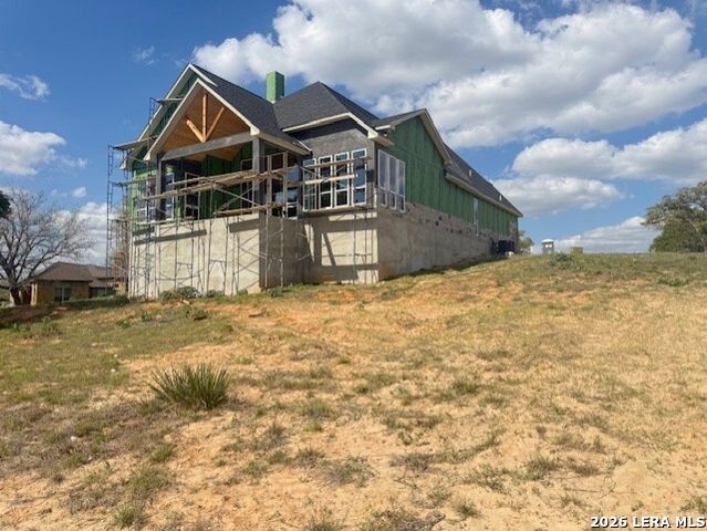 121 N. Abrego Crossing, Floresville, TX 78114