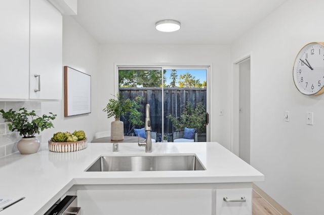 1251 E Fremont Terrace, Sunnyvale, CA 94087