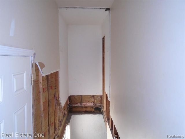 27064 Notre Dame Street, Inkster, MI 48141