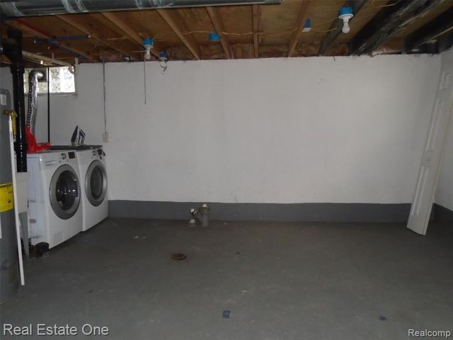 27064 Notre Dame Street, Inkster, MI 48141