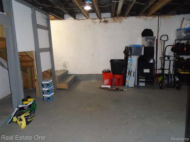 27064 Notre Dame Street, Inkster, MI 48141