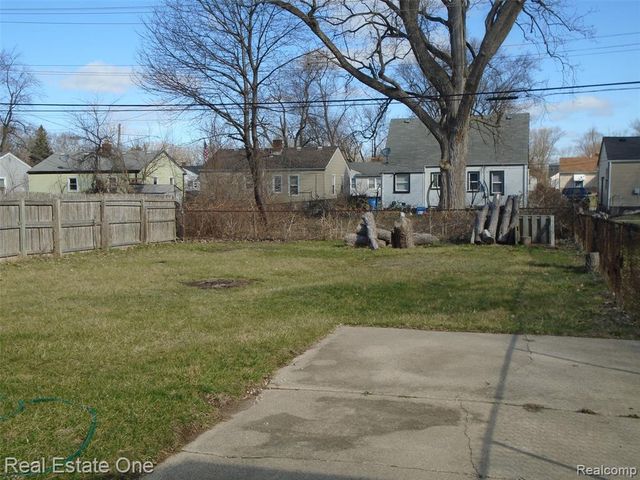 27064 Notre Dame Street, Inkster, MI 48141