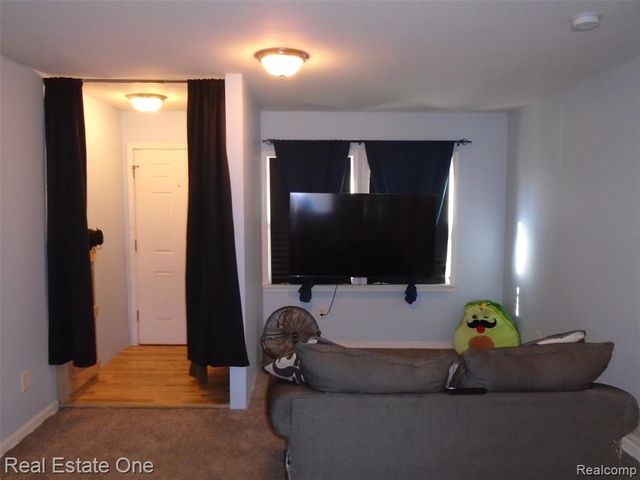 27064 Notre Dame Street, Inkster, MI 48141