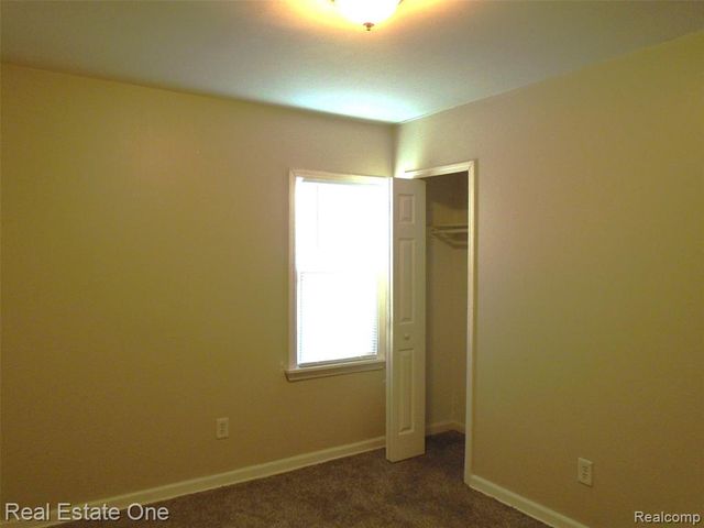 27064 Notre Dame Street, Inkster, MI 48141