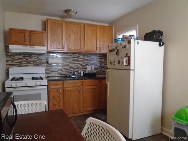 27064 Notre Dame Street, Inkster, MI 48141