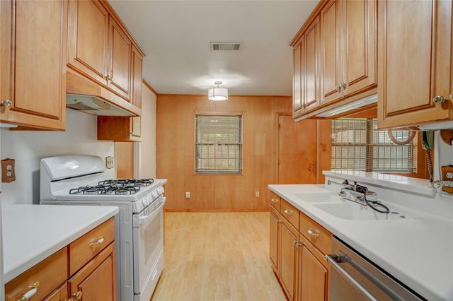 1810 Locksford Street, Houston, TX 77008
